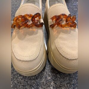 Naked Feet Cream Loafers with Amber Chain Size 8 1/2
